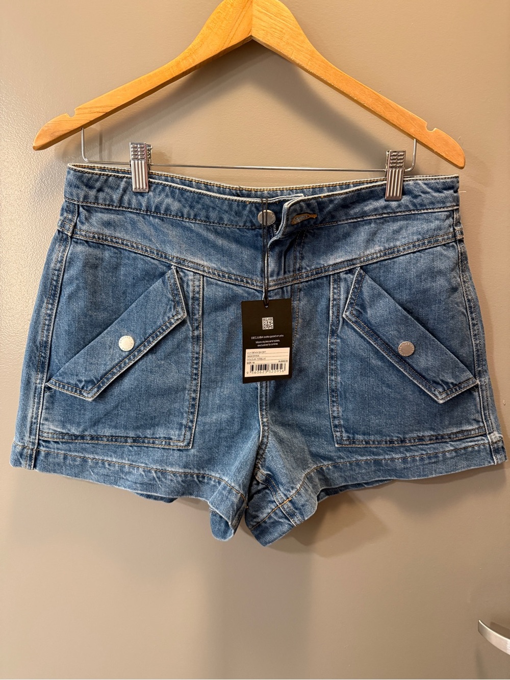 Decjuba Lily Denim Shorts NWT Blue High Rise Size US 6